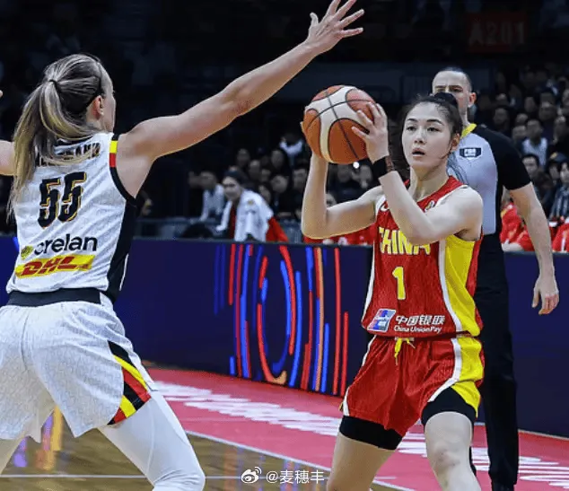 开云APP下载-媒体人:中国女篮内线攒够了“移动长城”,却外线不行了