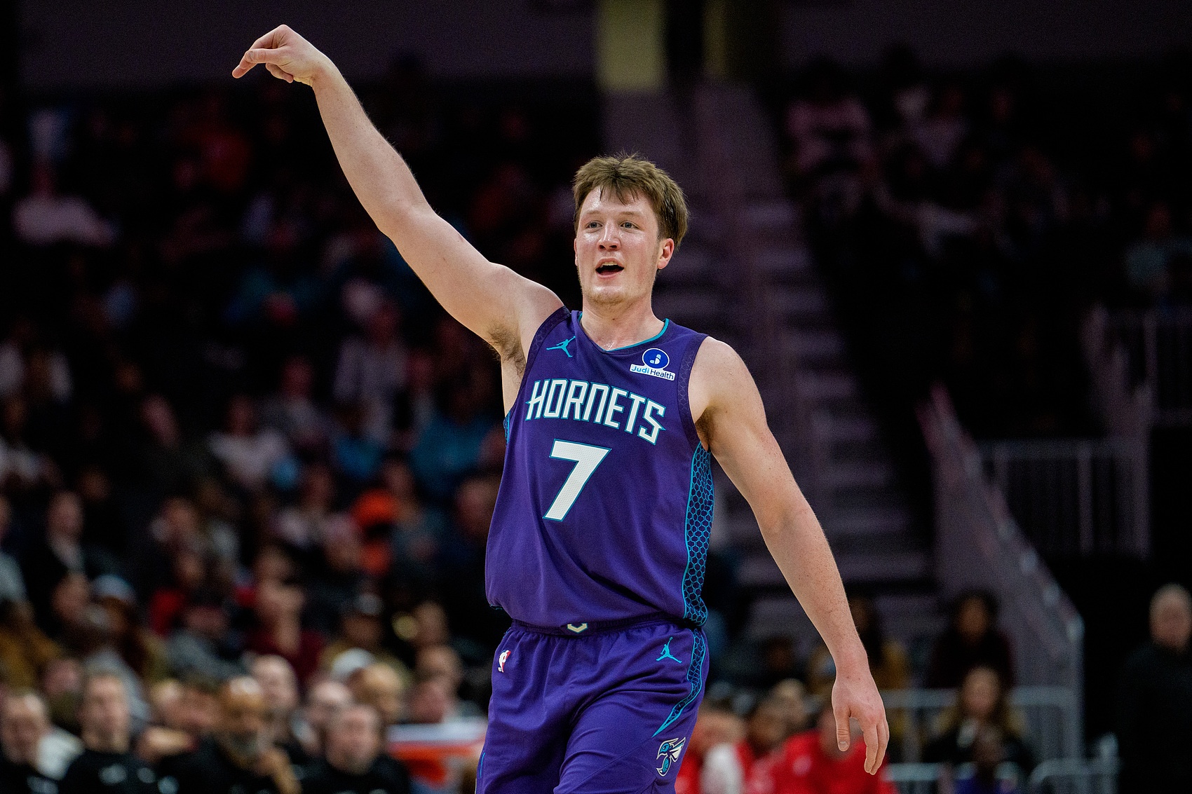 开云APP下载-稳稳的幸福!4号秀克尼佩尔14中7&三分8中4贡献20分4板 正负值+22